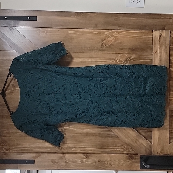 Hunter Green Lace Dress - Picture 2 of 4